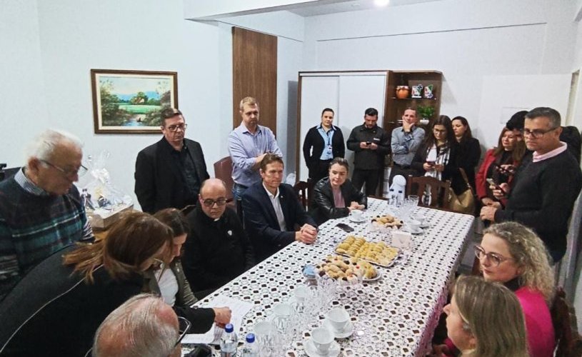Visita da secretária de Saúde do Estado Carmen Zanotto ao HNSC. Visita da secretária de Saúde do Estado Carmen Zanotto ao HNSC.