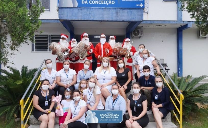 Banda de Papais Noeis - Criciuma, realiza visita ao Hospital Nossa Senhora da Conceição.
